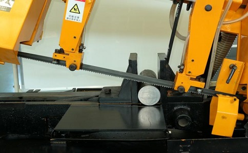 樟树数控带锯床自动送料精度会出现偏差吗？